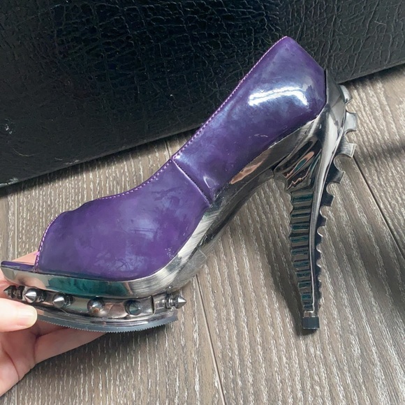 Hades “Ripley” High Heels - Picture 2 of 9